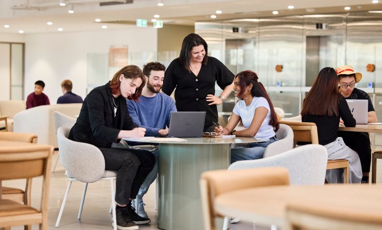 Louise Nobes with Earn and Learners. Picture: WiseTech.